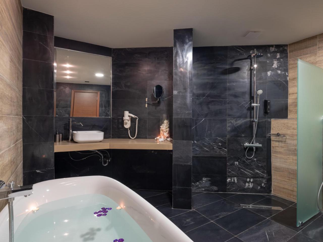 Eva Mare Hotel & Suites - Adults only photo 4