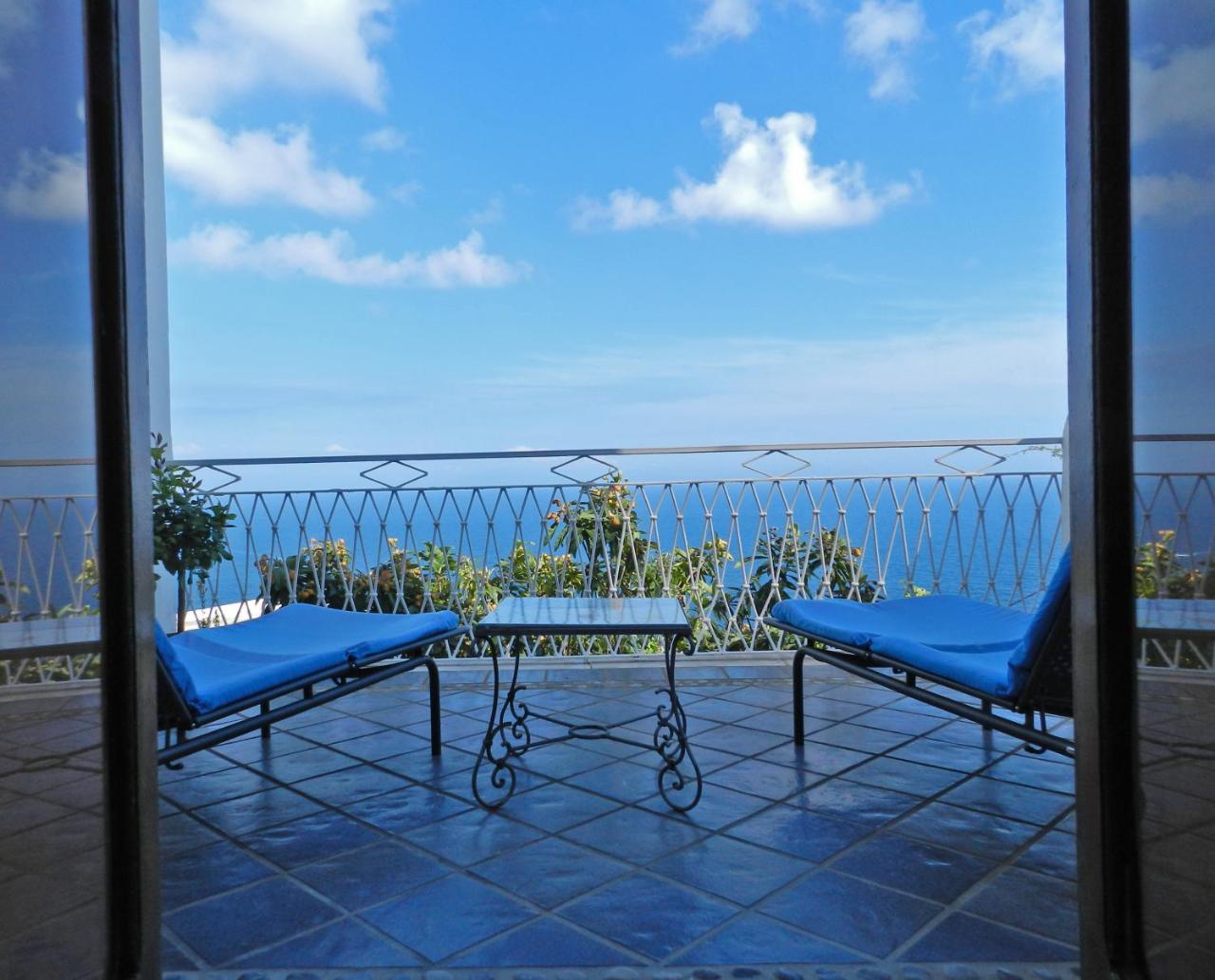 Hotel Holiday photo 4