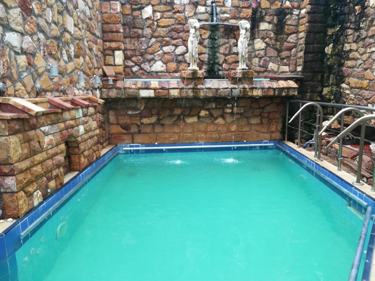 9 Queens Spa Hotel