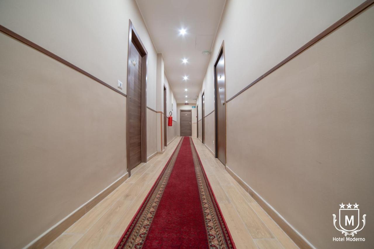 Hotel Moderno photo 2