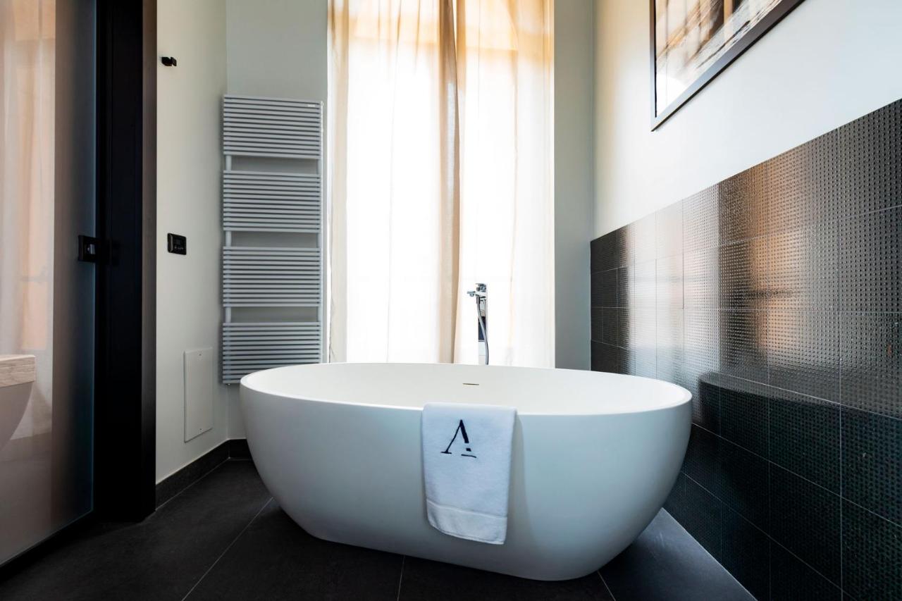Amadomus Luxury Suites photo 4