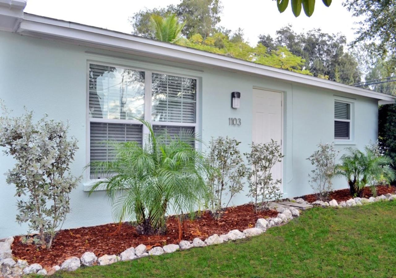 Renovated condo with easy beach access on Siesta