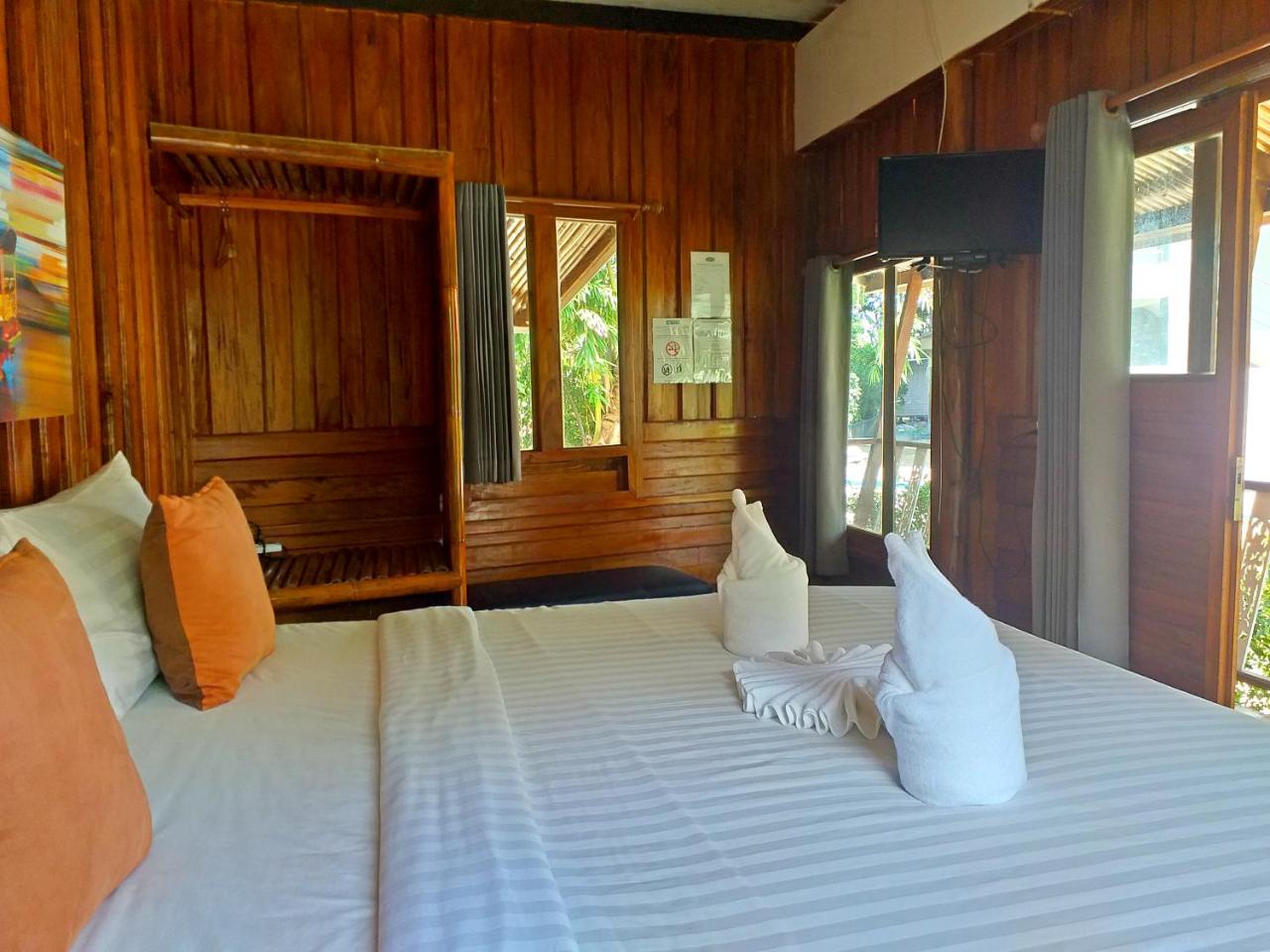 The Ford SunSet Beach Resort photo 4