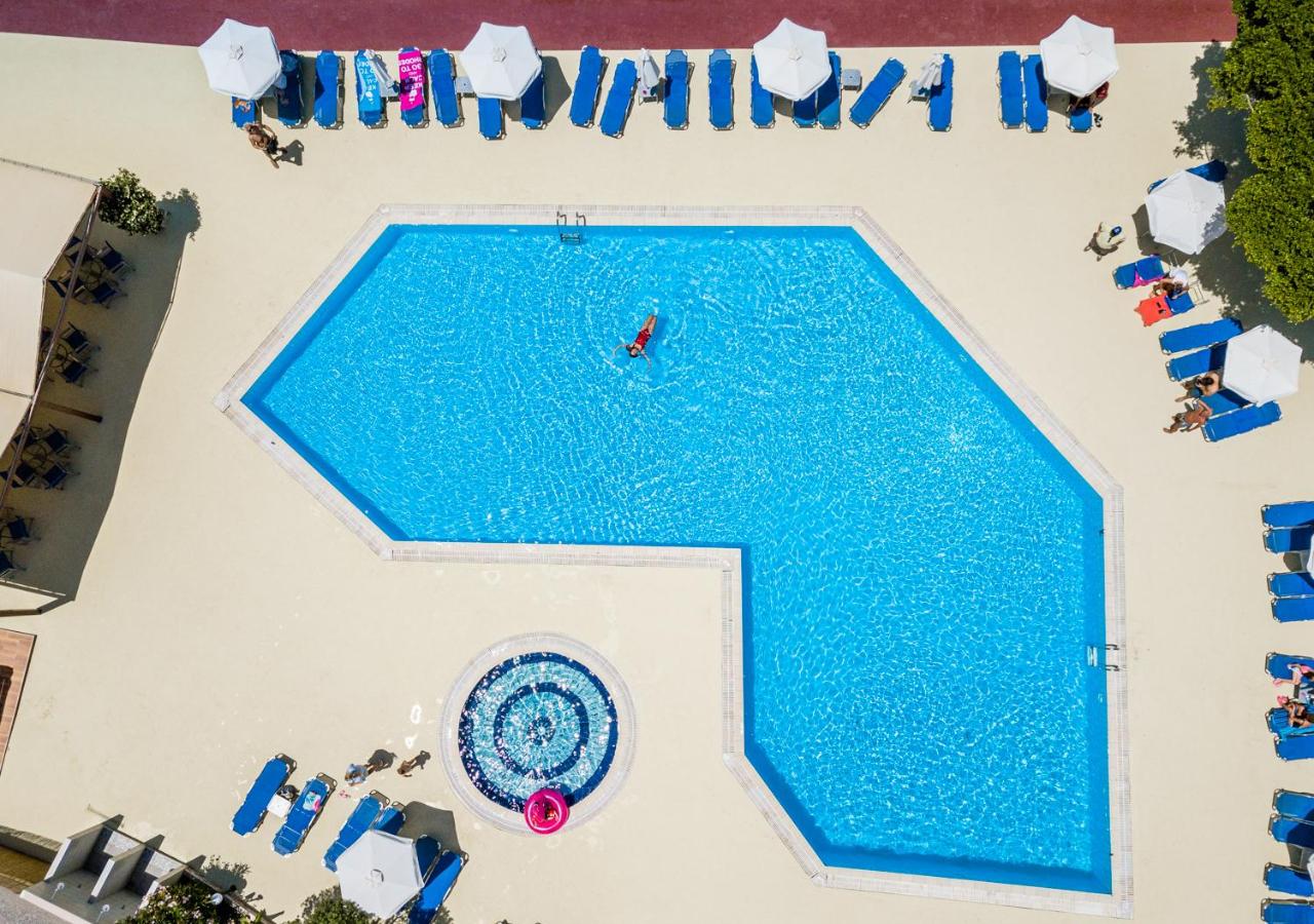 Photo - Lardos Bay Hotel