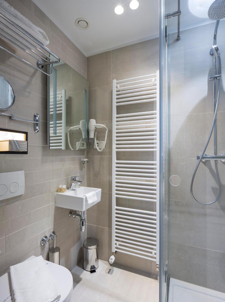 Livris Hotel - 4