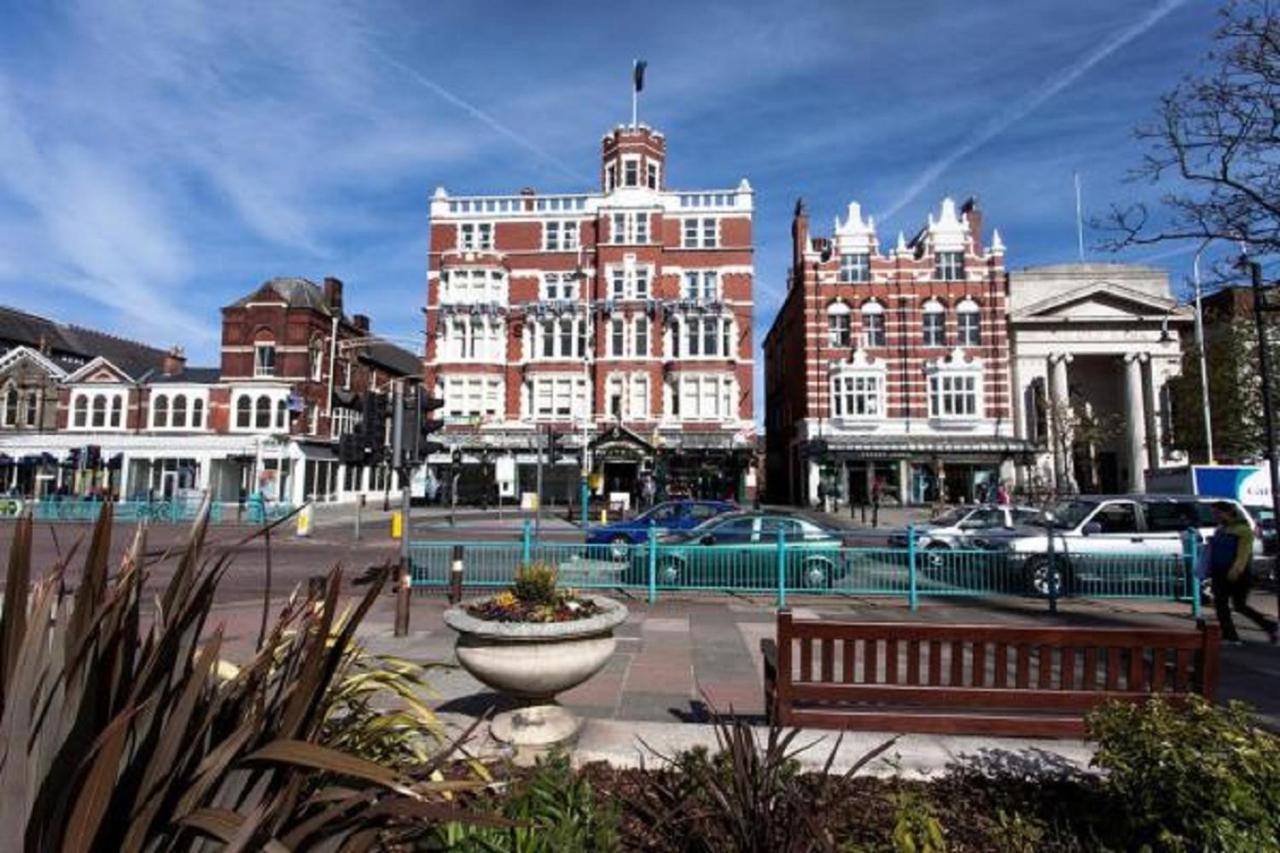 Photo - Scarisbrick Hotel