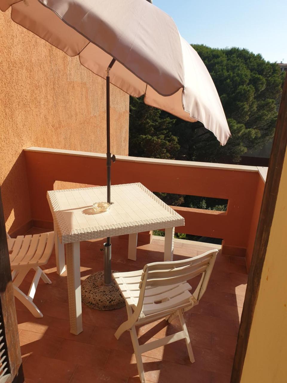 Guest House Tra Rocce E Mare - 2