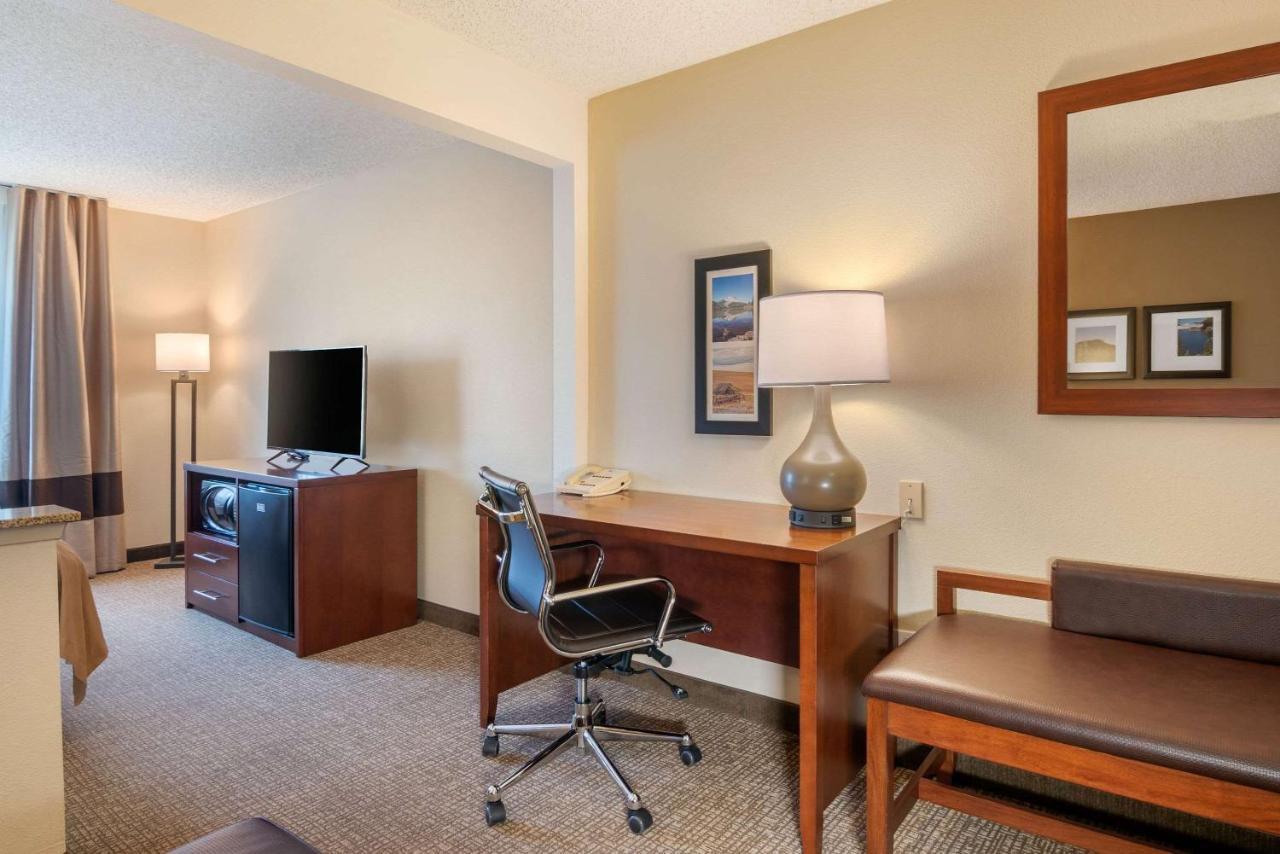 Comfort Inn Medford North photo 3