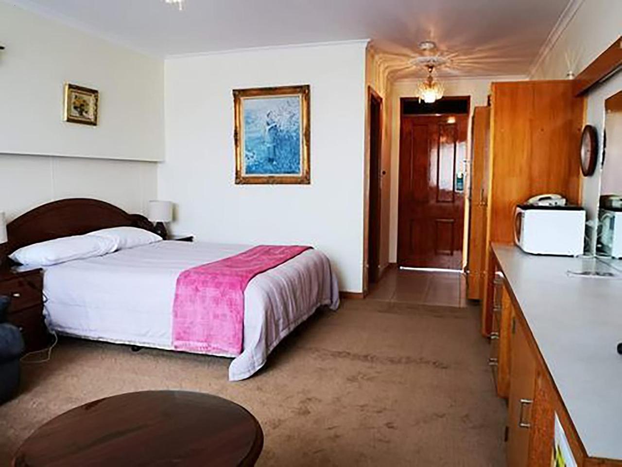 Photo - Motel Mayfair on Cavell