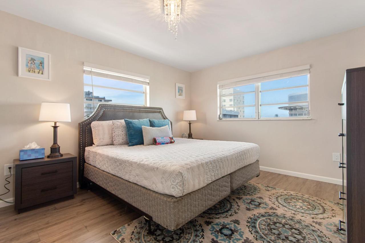 2 Bedroom 2 Bath With Patio On 11th Collins ave photo 2