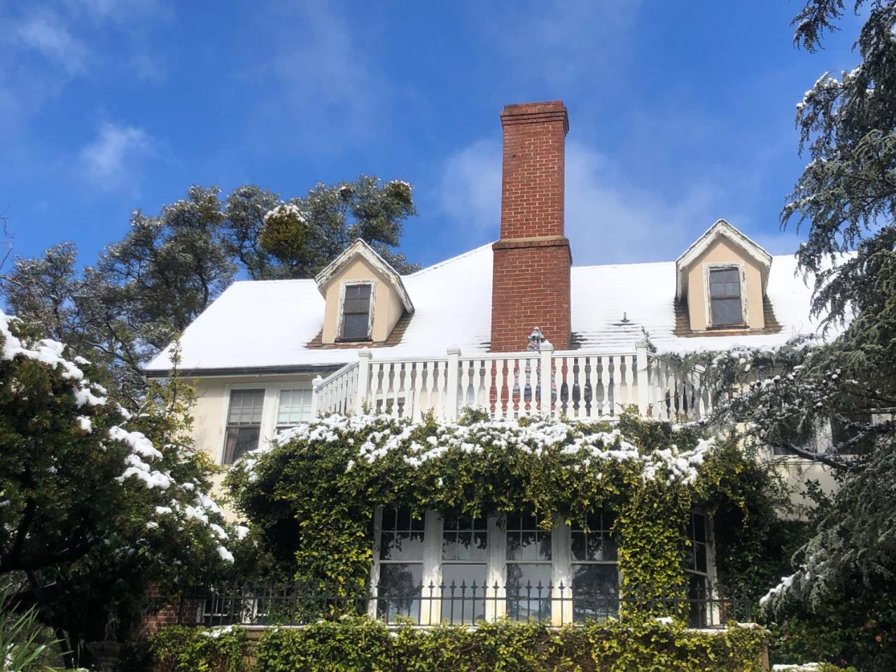 The Inn on Knowles Hill Bed & Breakfast Hotel