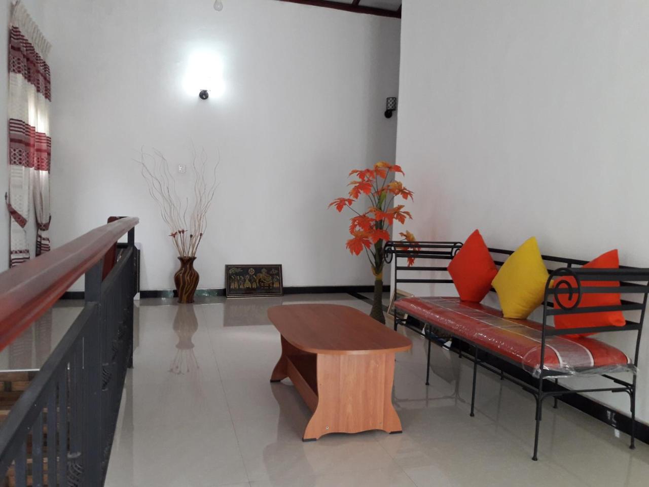 White Wall Hotel photo 2