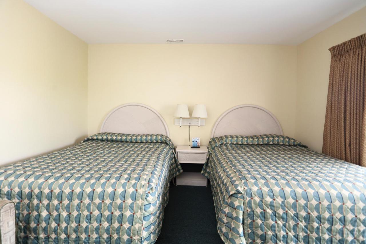Riviera Resort & Suites photo 2