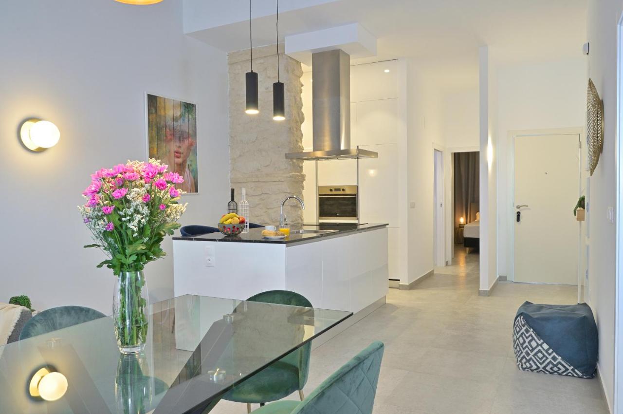 MyFlats Luxury Downtown - 6