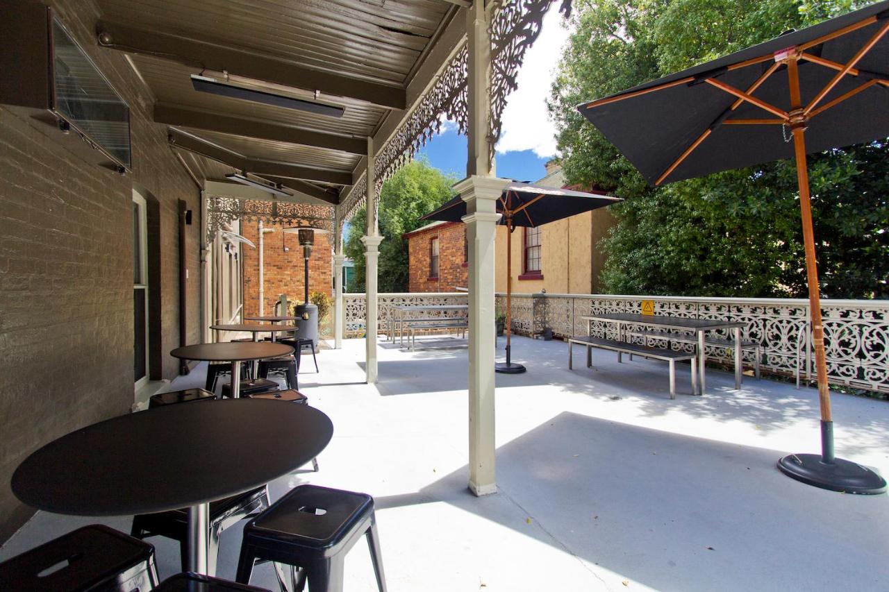 Deloraine Hotel photo 2