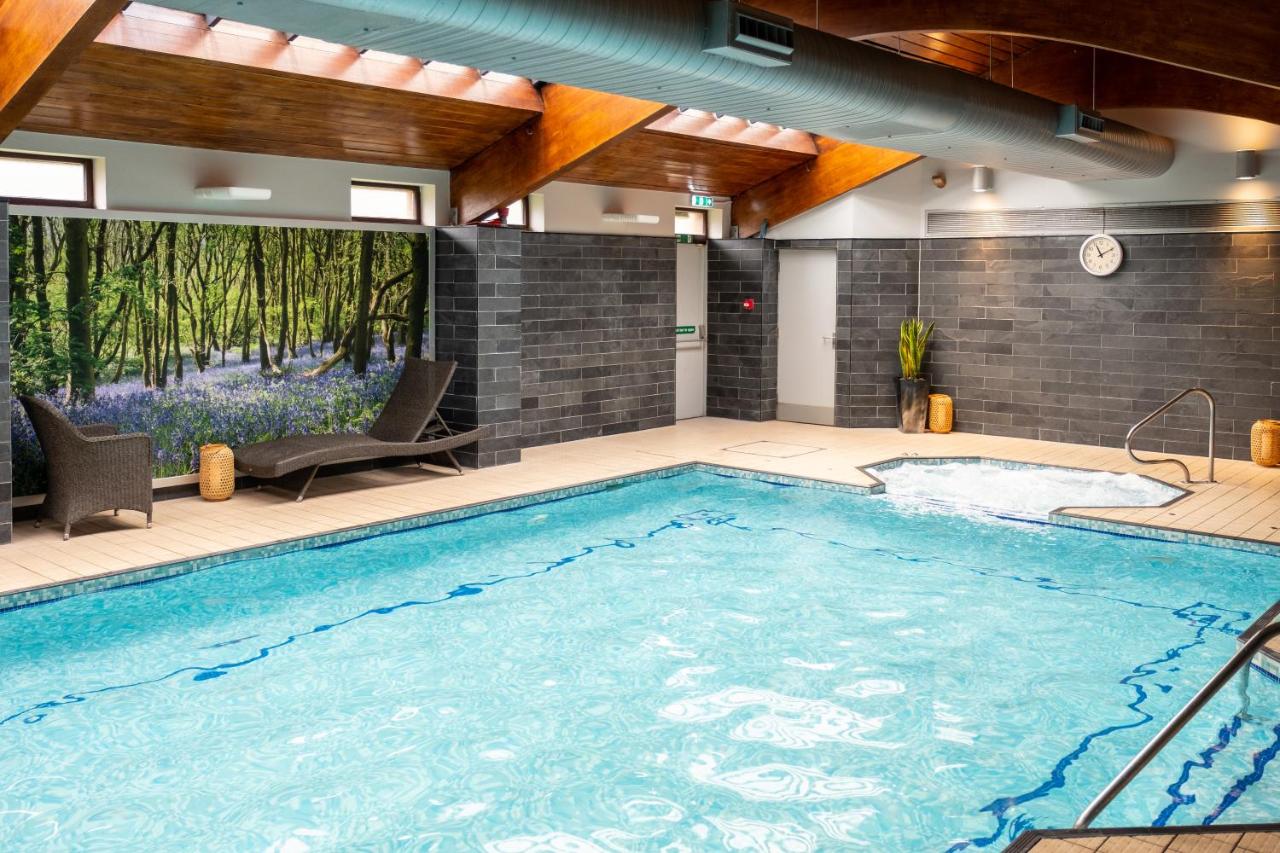 Burleigh Court Hotel and Leisure photo 4