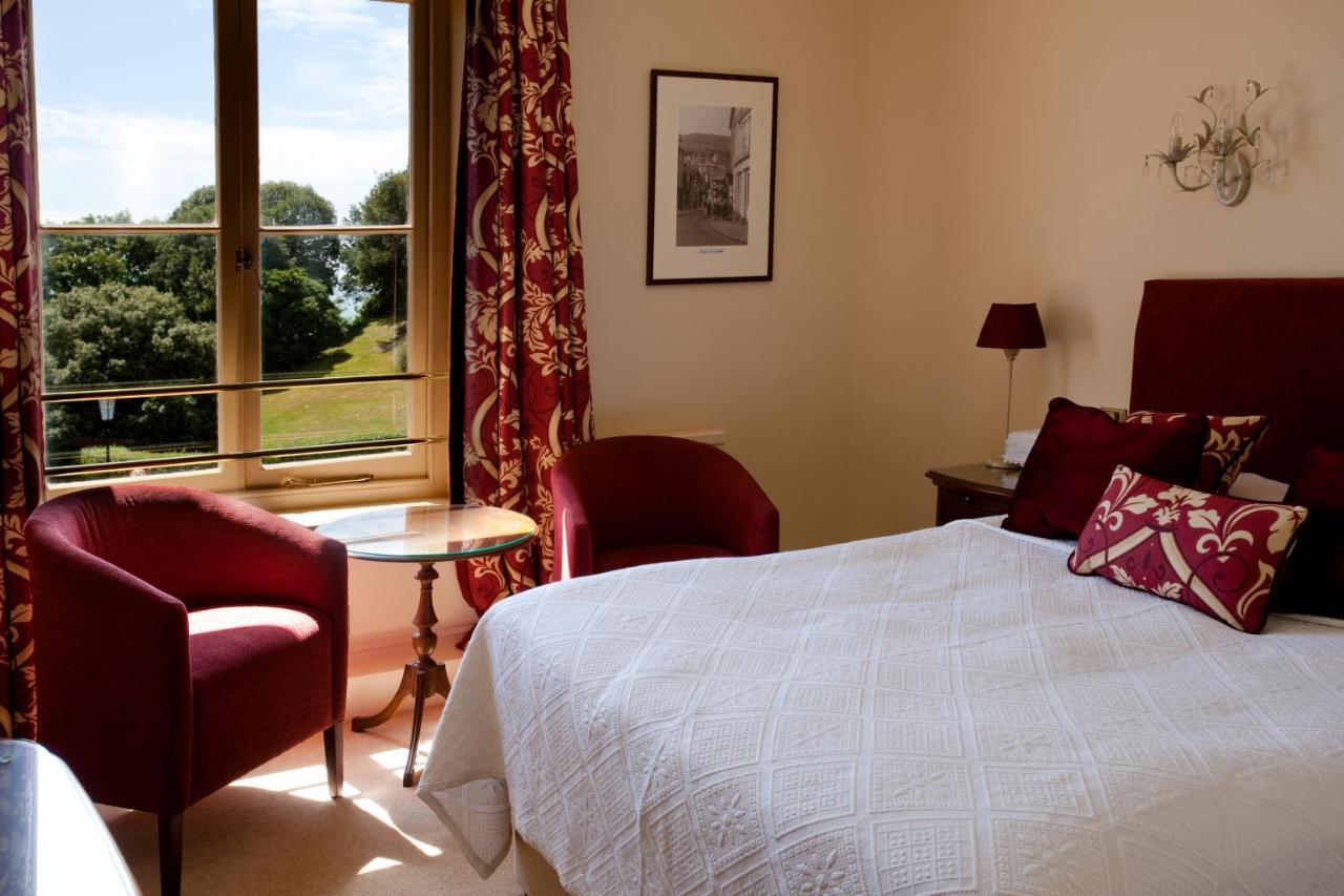 The Royal Hotel photo 2