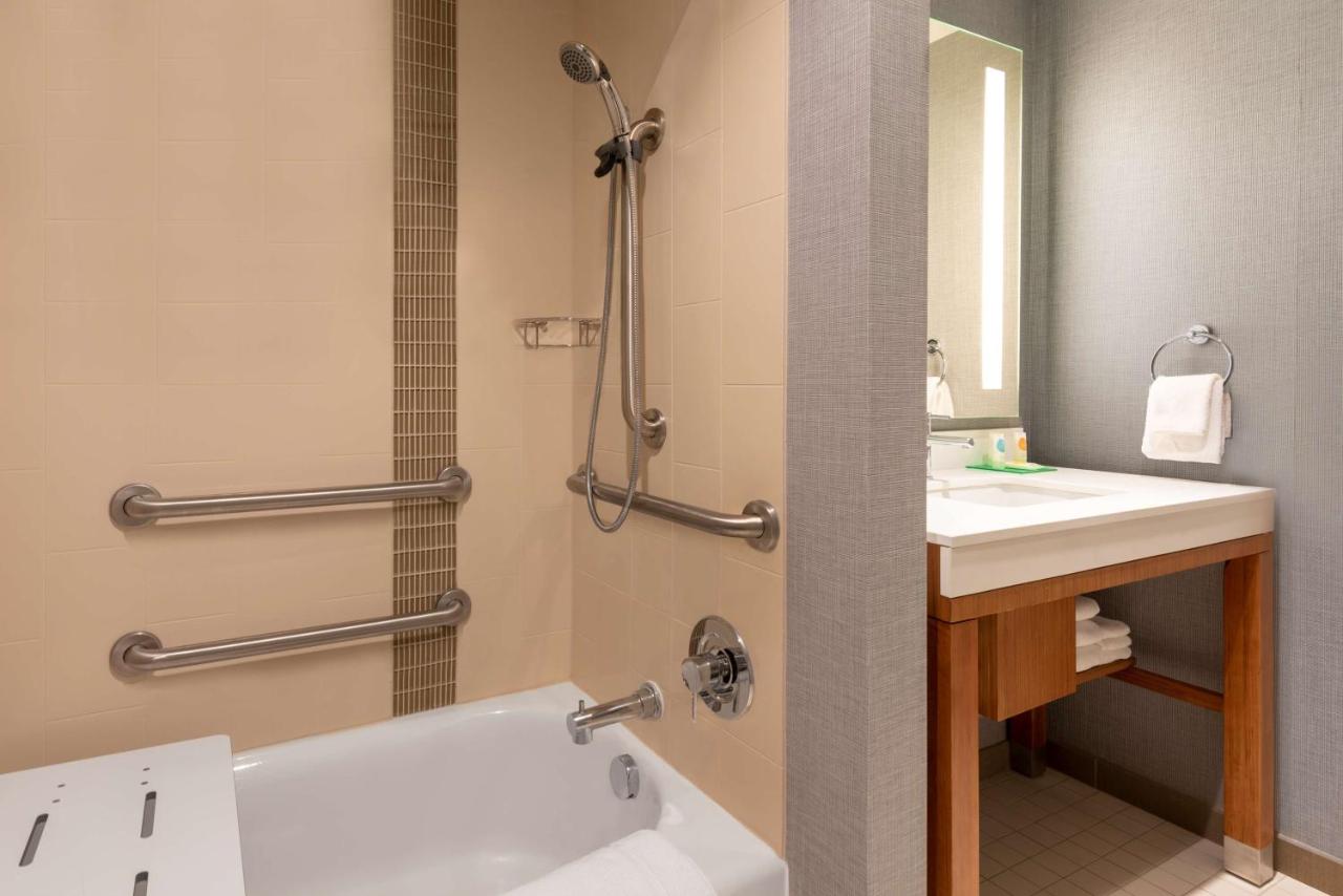 Hyatt Place Detroit/Royal Oak photo 3