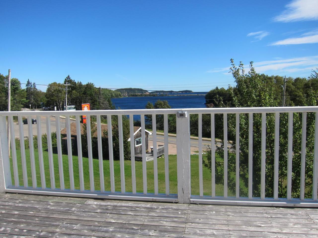 The Island Inn photo 4