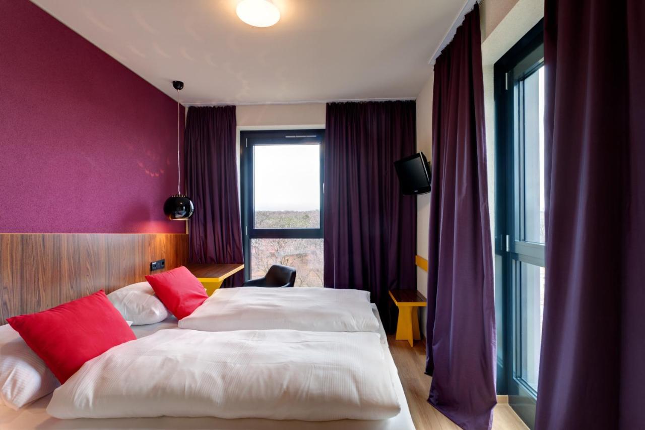 Photo - MEININGER Hotel Frankfurt Main / Airport