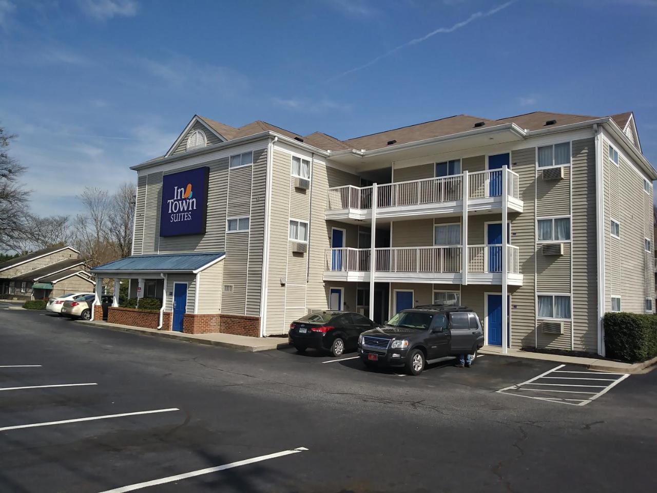 InTown Suites Extended Stay Greenville SC - Wade Hampton photo 3