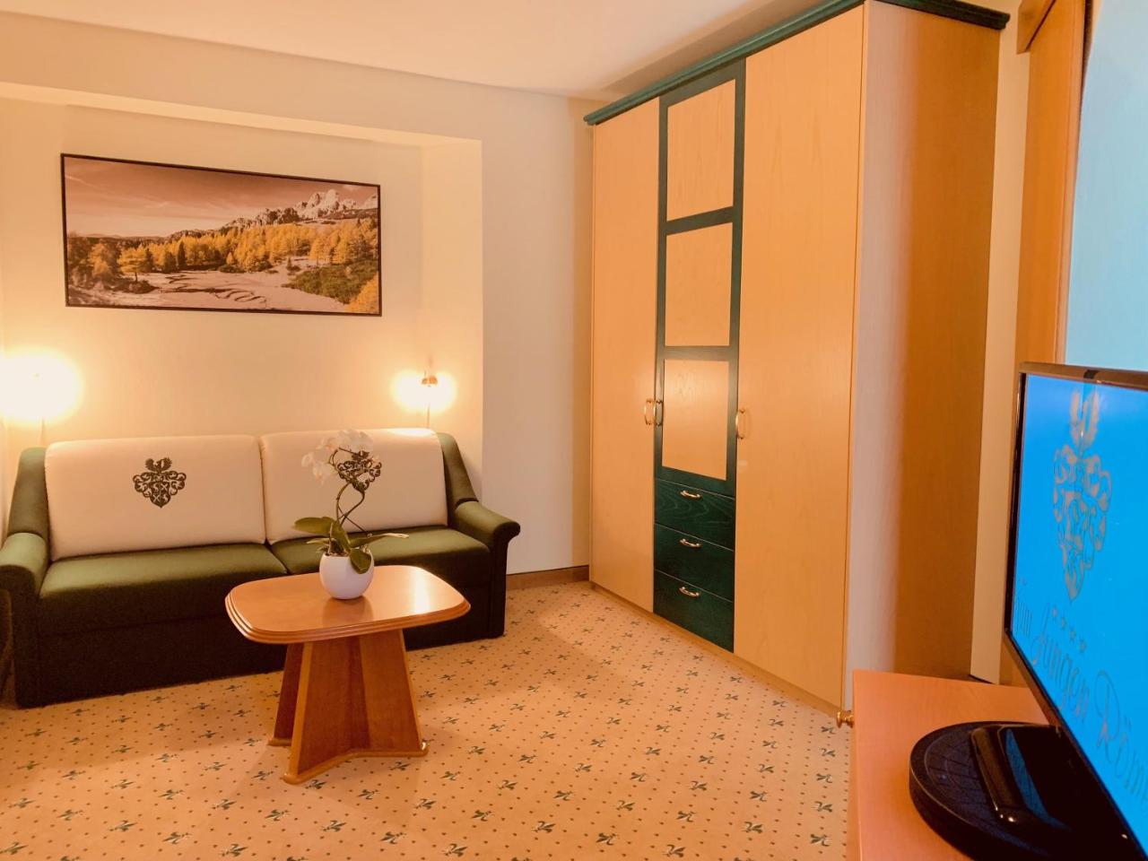 Hotel Zum Jungen Römer photo 2