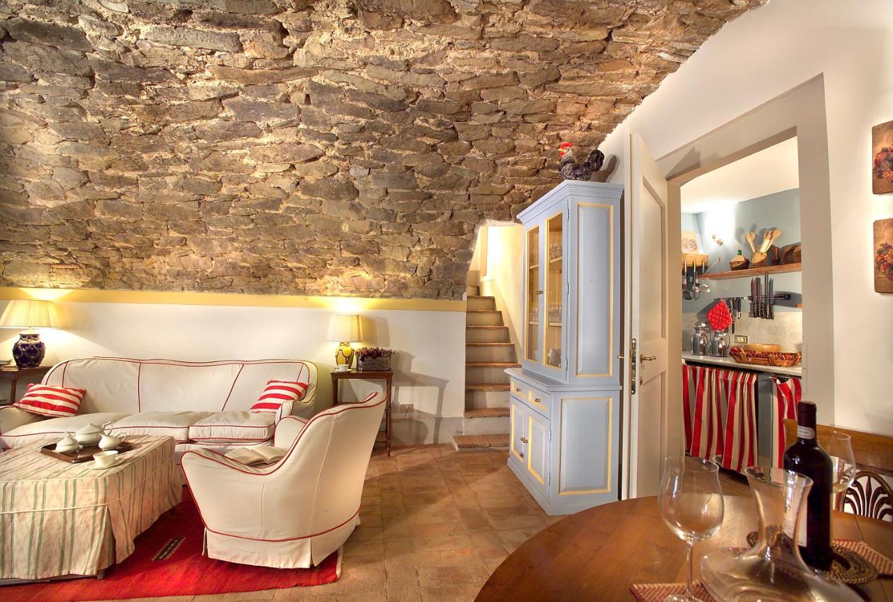 Romantic House - 2