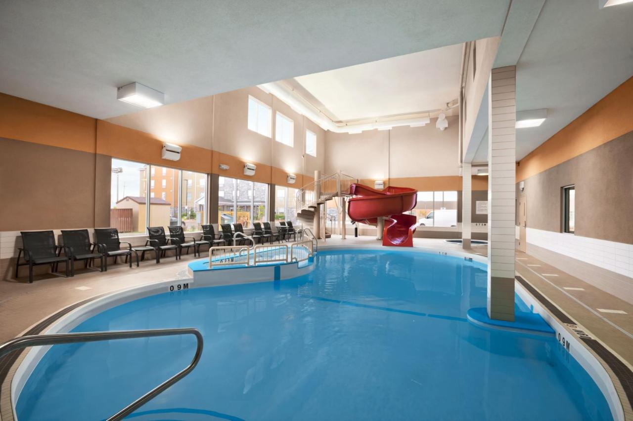 Photo - Days Inn & Suites by Wyndham Winnipeg Airport Manitoba