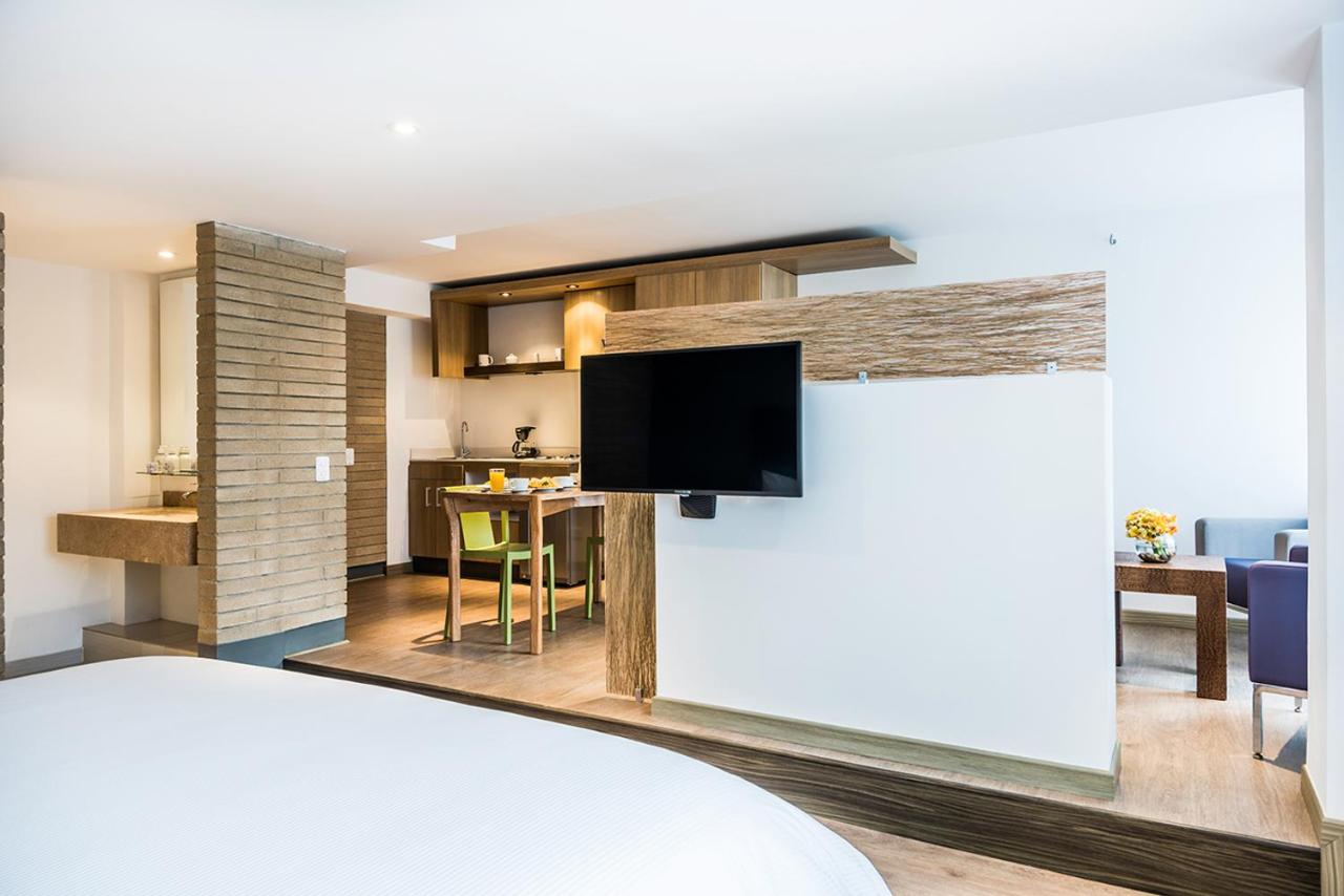Hotel Viaggio Teleport City Suites photo 2