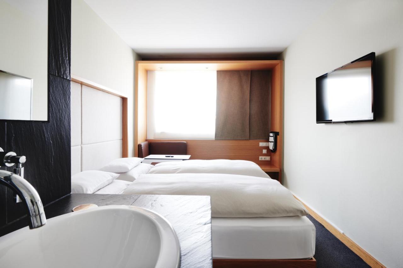 Hotel Daniel Graz - Smart Lifestyle Near City Centre photo 2