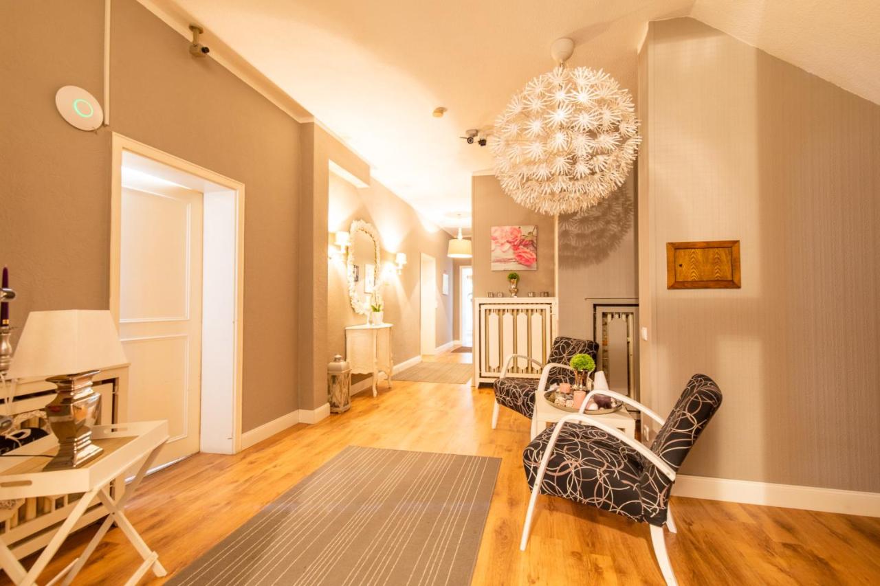 Private Rooms with Free Parking & 24h Self Check-in photo 2