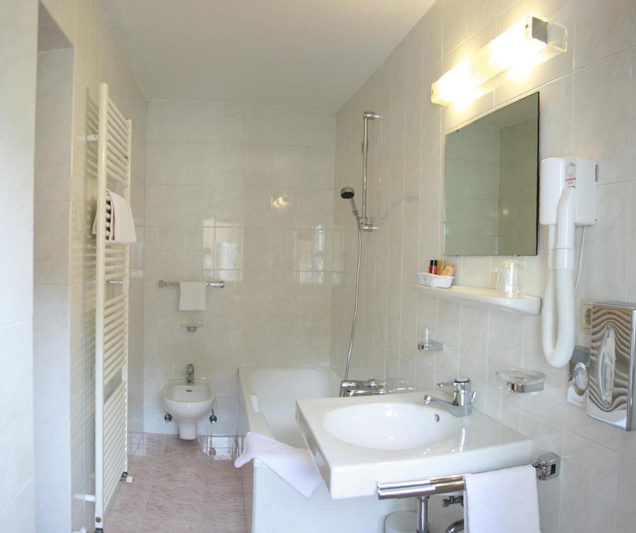Hotel Dolomiti Madonna photo 4