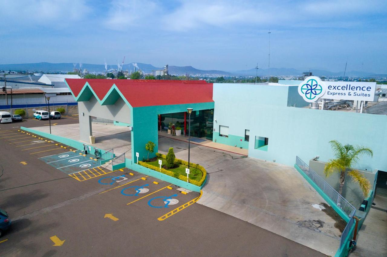 Foto - Excellence Express & Suites