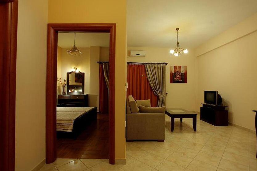 Pantheon Hotel & Suites - 4