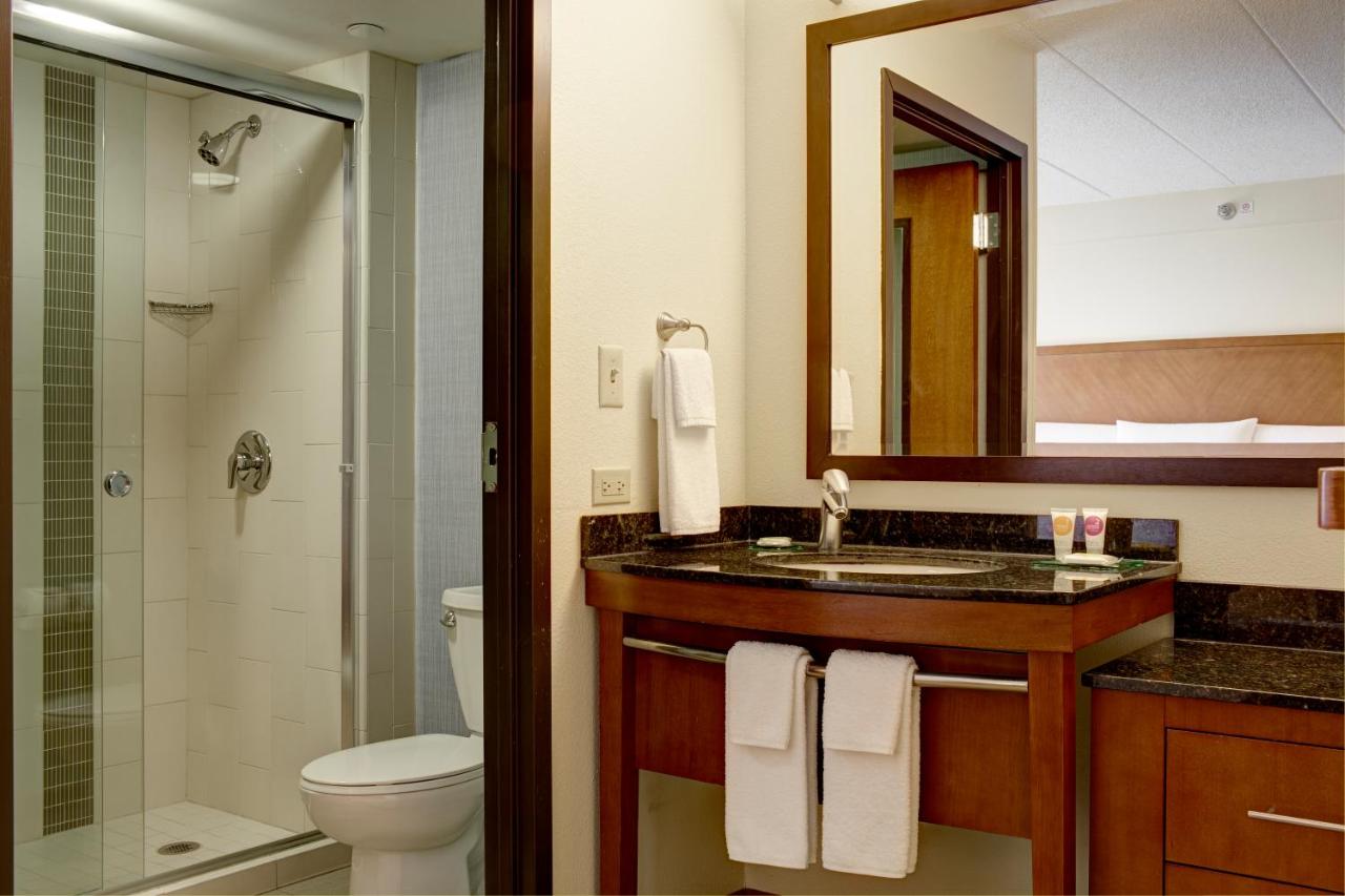 Photo - Hyatt Place Indianapolis Airport