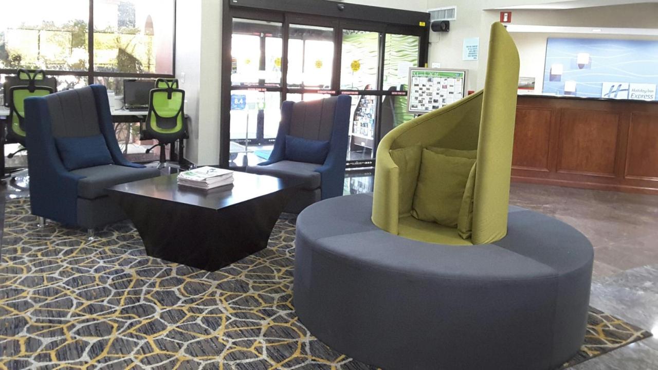 Holiday Inn Express Hotel & Suites Lawrenceville By IHG photo 3