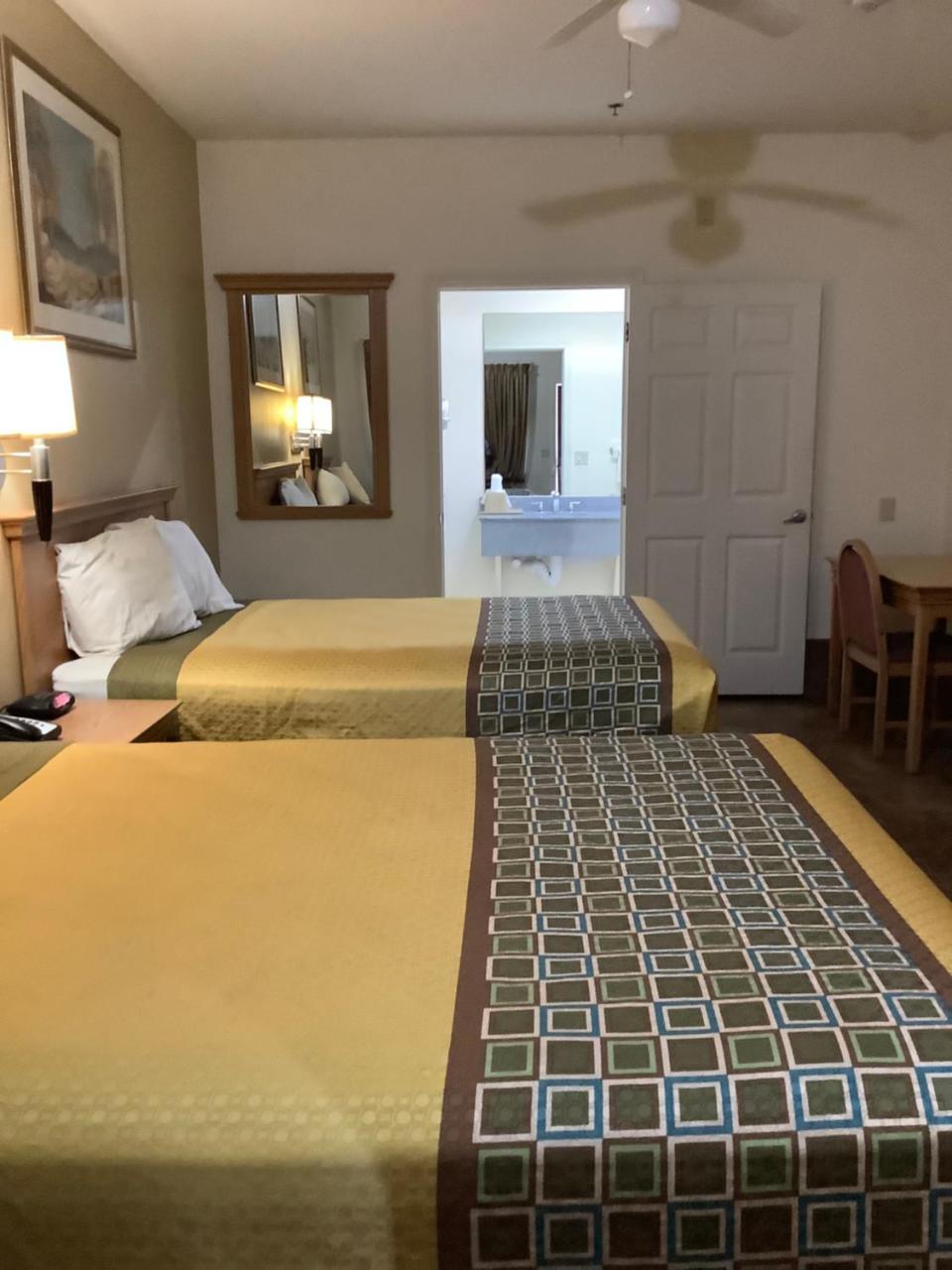 Texas Inn - Welasco/Mercedes photo 2