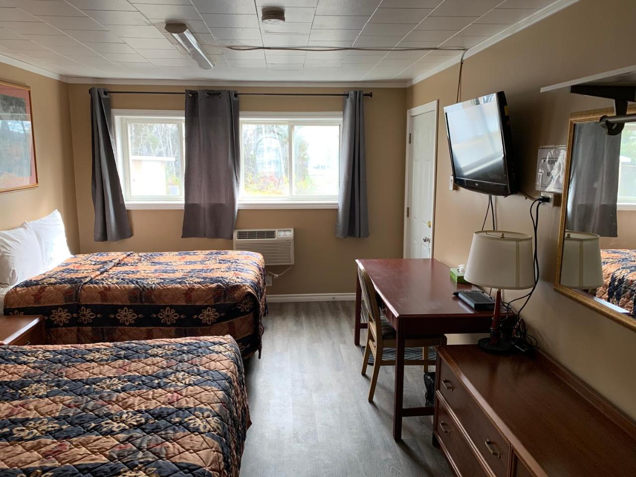 Village Inn & Suites - Sudbury photo 2