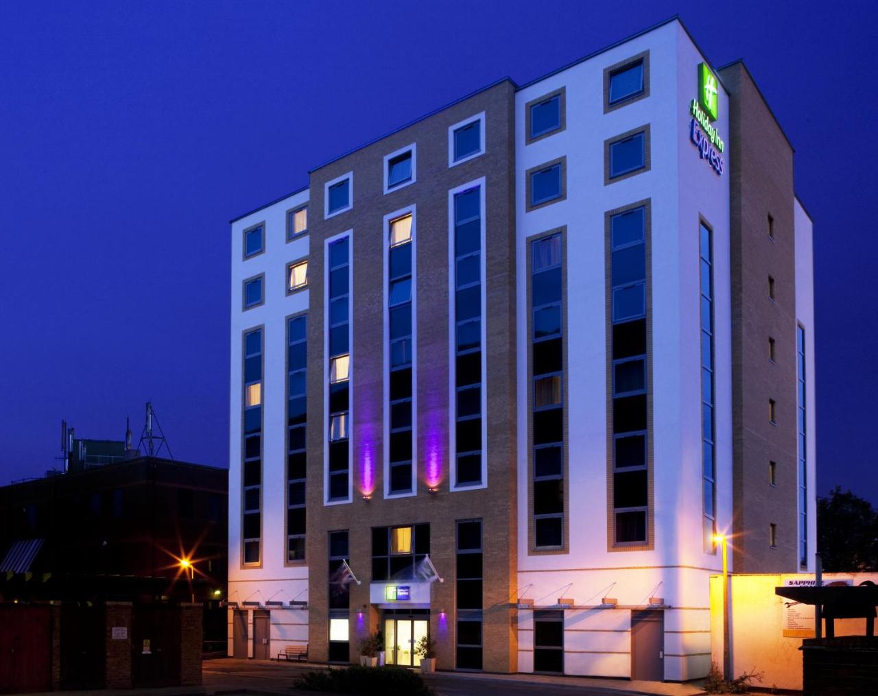 Holiday Inn Express London - Watford Junction By IHG