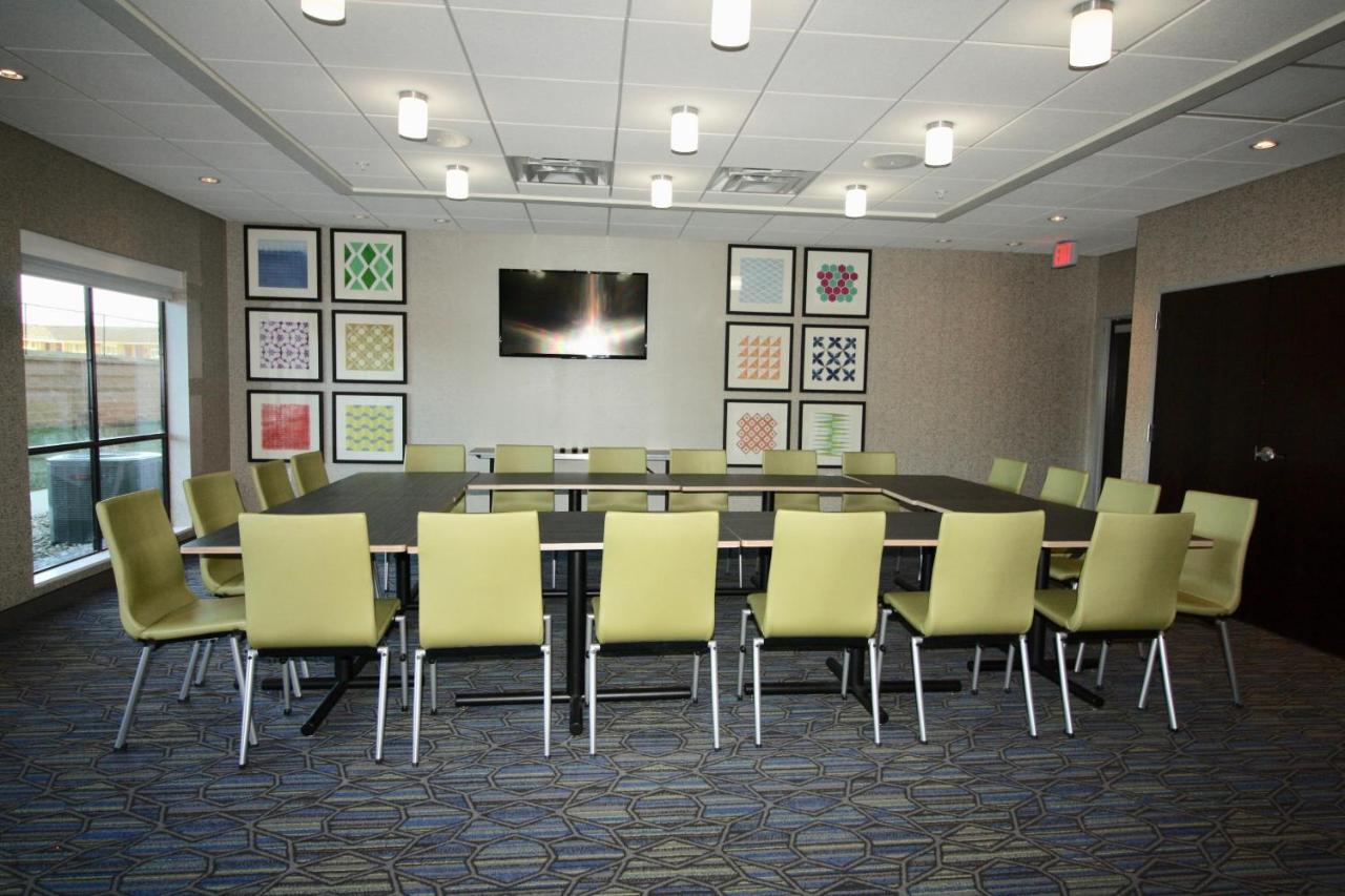 Holiday Inn Express & Suites Kirksville - University Area by IHG photo 3