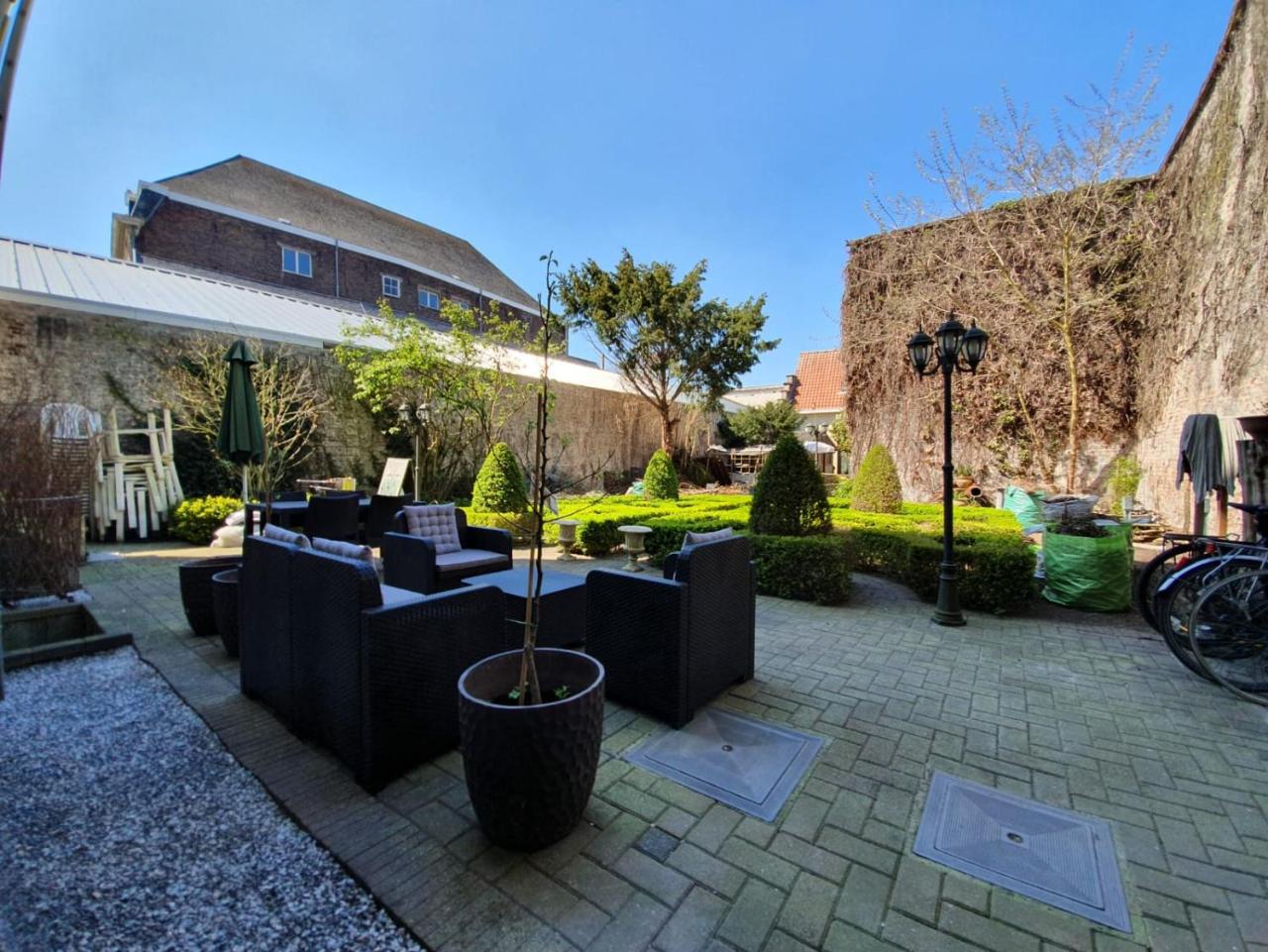 Erasmus Hotel photo 2