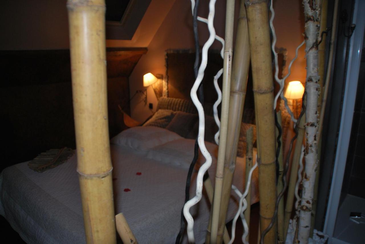 Photo - secret d une nuit chambres d hotes ,hotel ,a vicq prės de onnaing,avec piscine