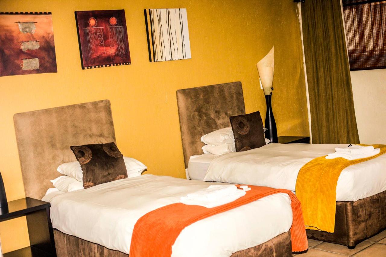 Coyotes Hotel & Conference Centre photo 3