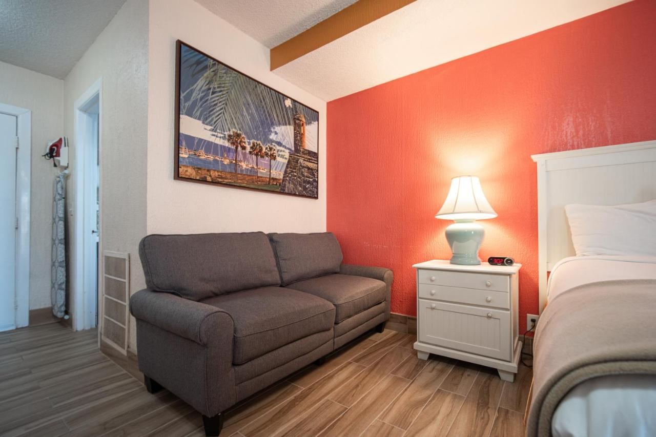 Photo - Island Sun Inn & Suites - Historic Venice & Beach Getaway
