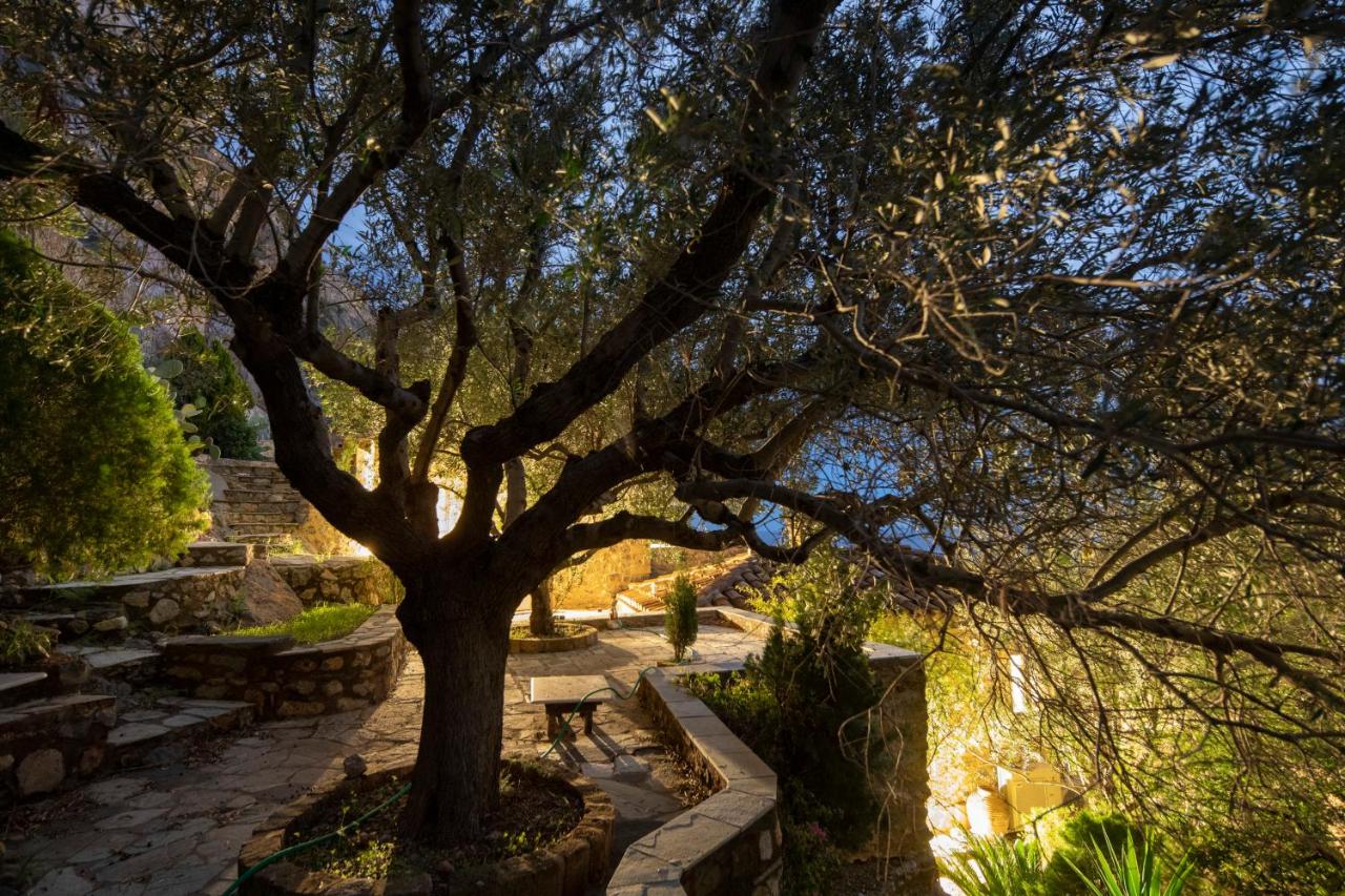 Victoria's House in Monemvasia Castle - 5