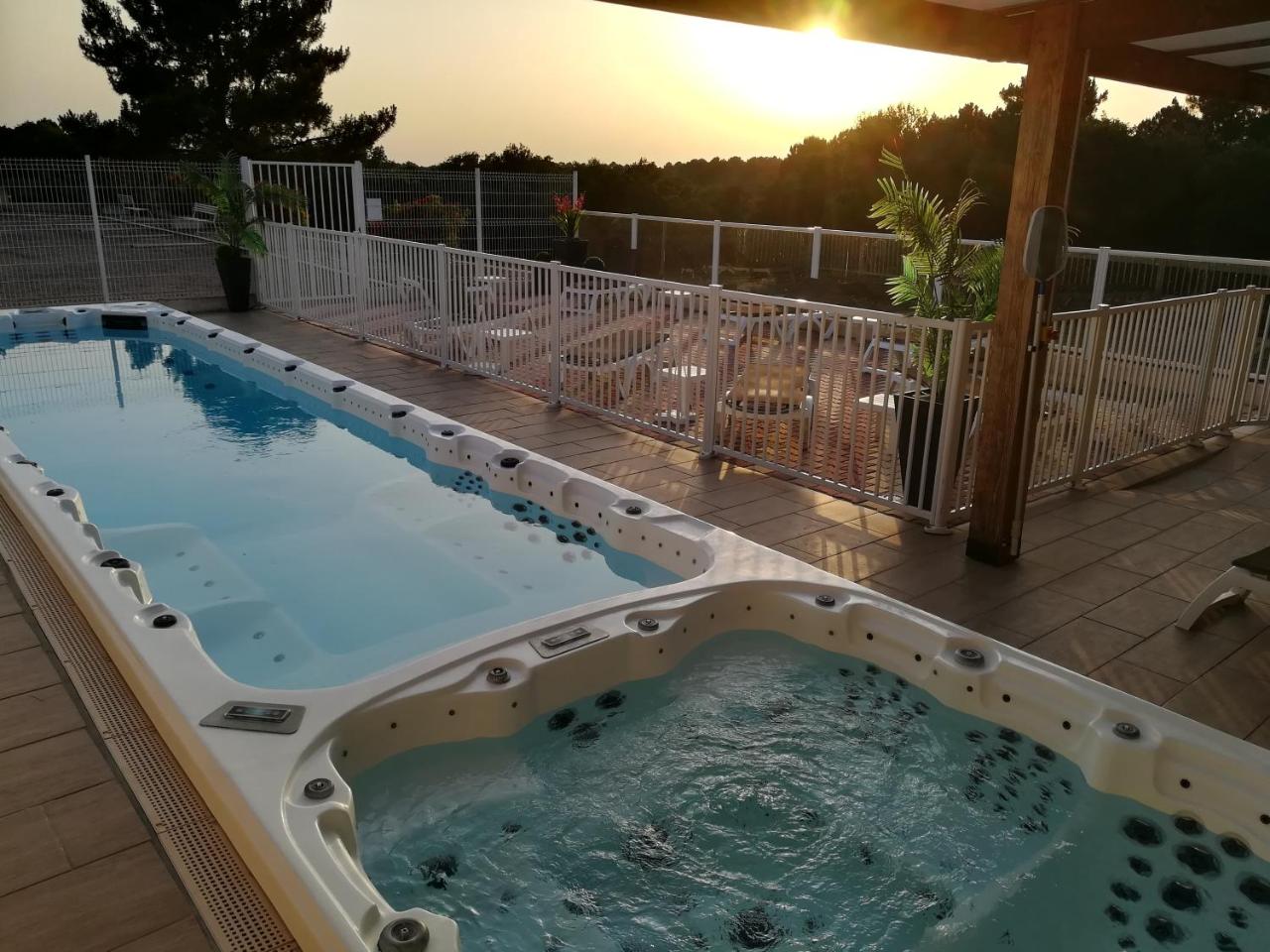 Photo - Logis Hotel Le Tropicana