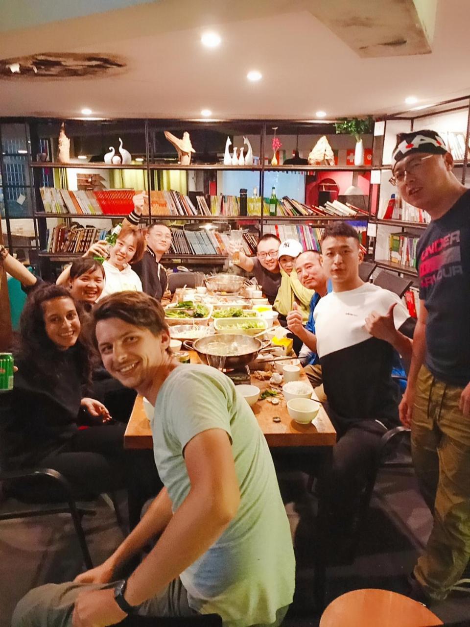Comma Travel Hotel Inn Avator Mountin-National ParkEast Gate & FREE pick-up and drop-off & FREE Breakfast and Dinne & Free Chinese Tea & Book tickets in advance & Meeting Friends & COFFEE & BEER & Laundry & Party