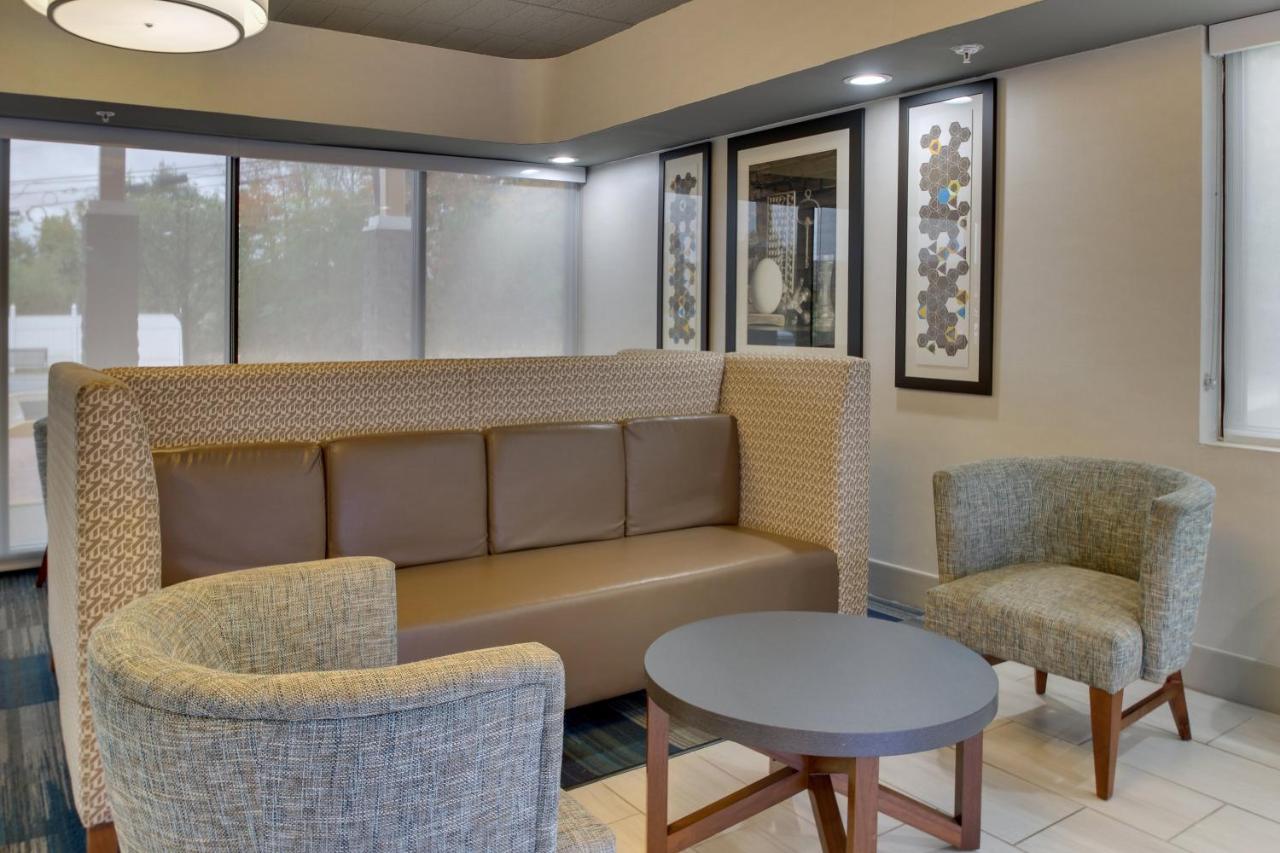 Holiday Inn Express Pittston - Scranton Airport by IHG photo 2