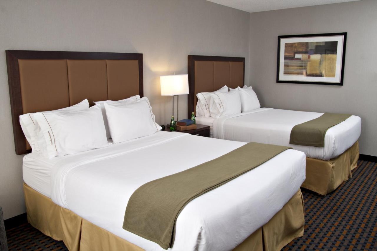 Holiday Inn Express Pembroke By IHG photo 4