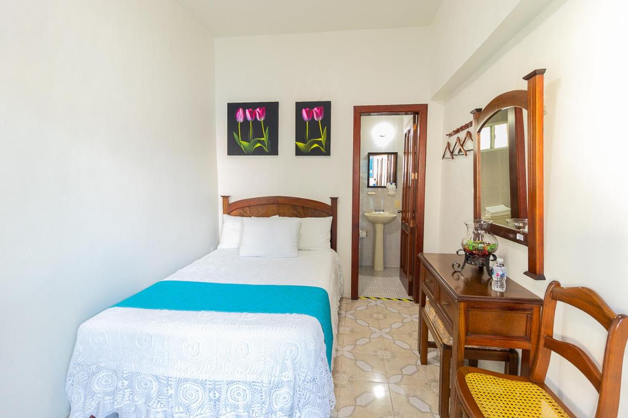 Hotel Casa Blanca photo 2